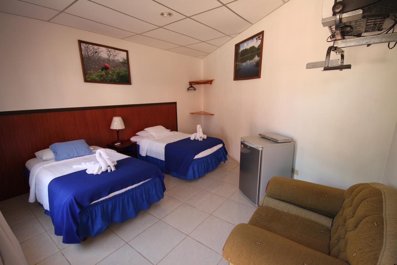 Hostal La Gran Tortuga Puerto Villamil Exteriér fotografie