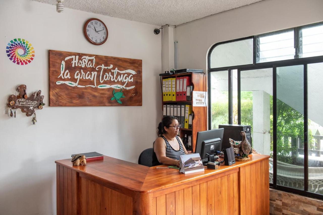Hostal La Gran Tortuga Puerto Villamil Exteriér fotografie